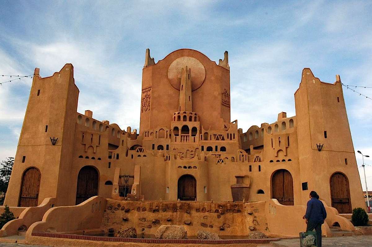 Llamar a Algeria Llamar a Algeria. Prefijo:213
D